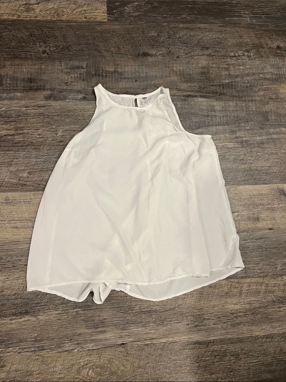Old Navy White Sleeveless Flowy Tank